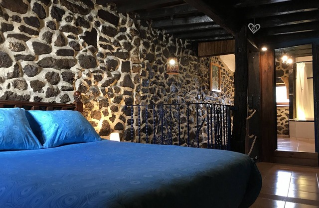 La Tasca ~ Rustic mini duplex in the heart of the AMBROZ-Cáparra Valley