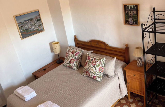 La Torrecilla: the house on the wall