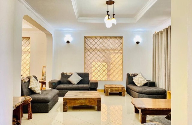 La Vida Loca' Rustic 4 bedroom villa