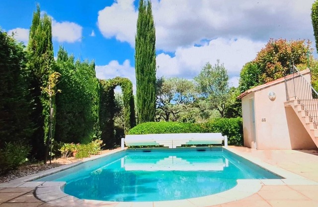 La Villa de la Bastide. Détente au Cœur de la Provence Luberon, Avec Piscine
