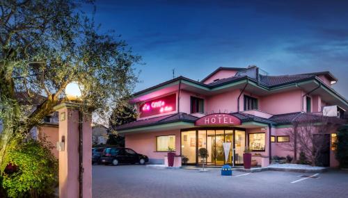 La Villa - Sure Hotel Collection by Best Western