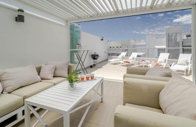 LAB5- Modern3 bedroom penthouse San Pedro