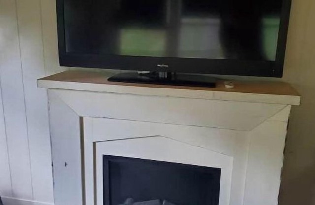 LAC DU BONNET COTTAGE FOR RENT - NEWLY RENOVATED!