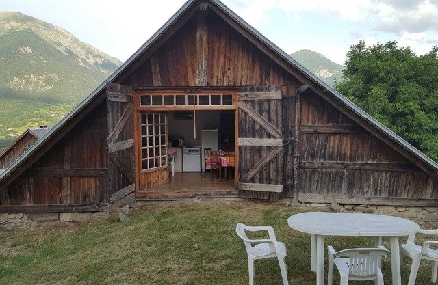 Lac Serre-Ponçon -EMBRUN(05)-Location Chalet - Gîte à la montagne - 4/5 pers.
