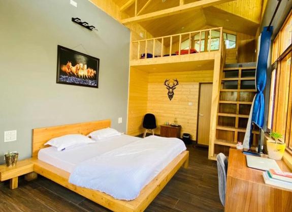 LaCasa, Luxury Stays