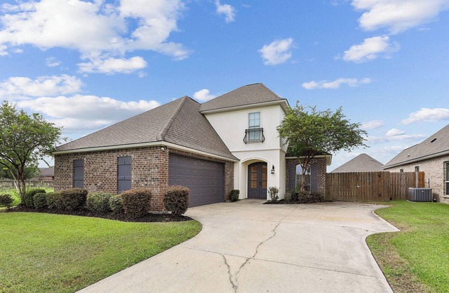 Lacumba’s Bayou – Near LSU, SU & Downtown BR