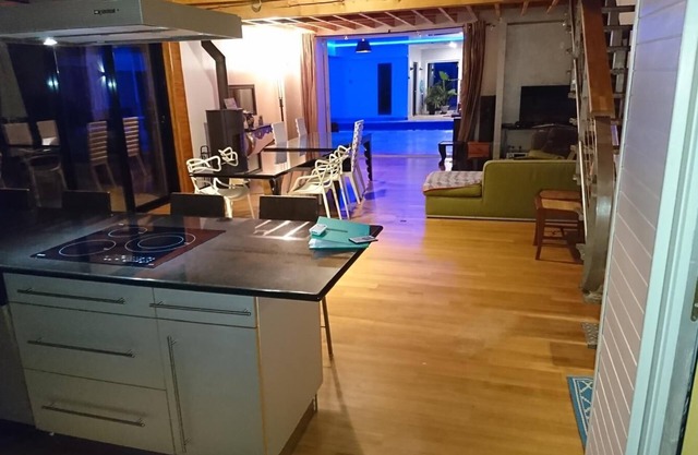Lafamosia Grand gîte de groupe piscine intérieure spa, Rennes15 mn St Malo30 mn