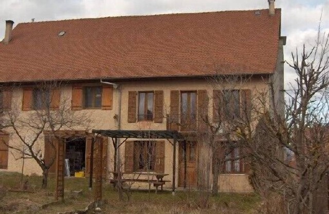 Laforest cottage: semi-detached house in renovated farmhouse