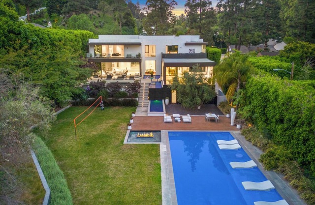 Lago Vista Modern - Lush Private Beverly Hills with First-Class Amenities