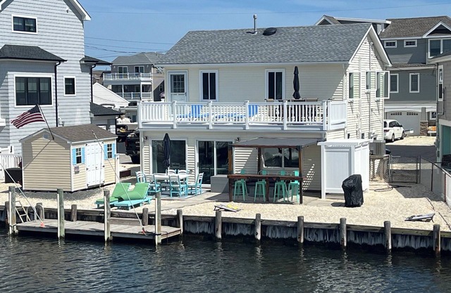 Lagoon Getaway 2 Bedroom - 3min to LBI