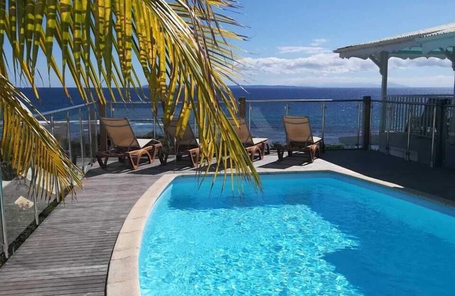 lagoon villa swimming pool sea view 180 °