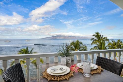Lahaina Shores 607 · LS 607 Beachfront Remodeled Studio Stunnin