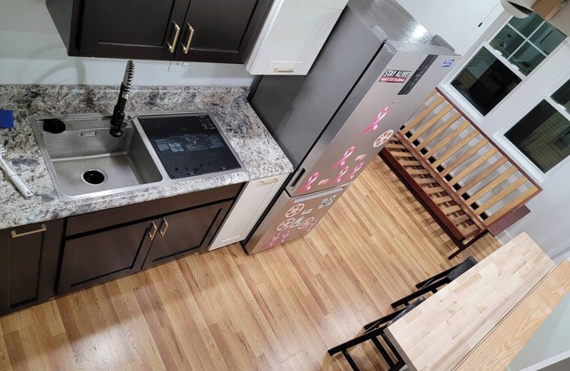Lake Access. Second floor studio w/loft.nn