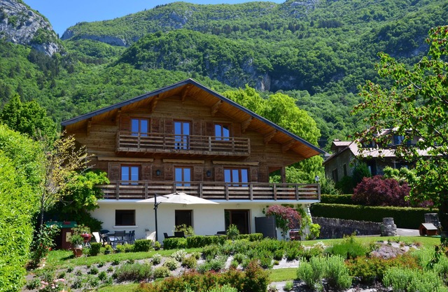 Lake Annecy - Veyrier-du-Lac - apartment on the garden level in chalet (50 sq.m)