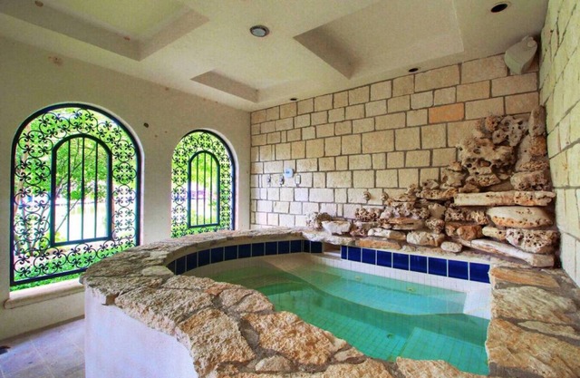 Lake Austin Oasis · Lake Austin Oasis - Monthly Estate
