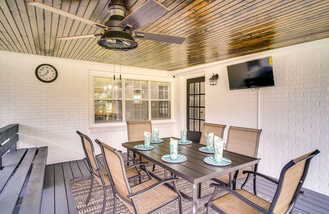 Lake Charles Home w/Gas Grill & Fenced-In Yard!