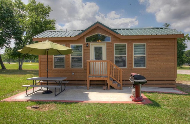 Lake Conroe Two-Bedroom Cabin 13