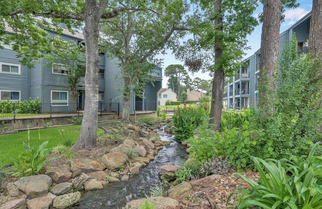Lake Conroe w/Theatre, Views, & Boat Launch Access & Walden's endless amenities