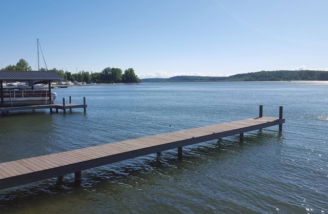 Lake Cottage On The Bay In Fair Haven w/Boat Dock