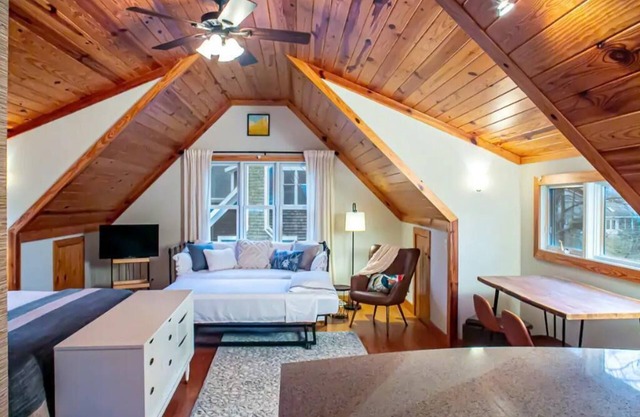 Lake Effect Hideaway at Warren Dunesn