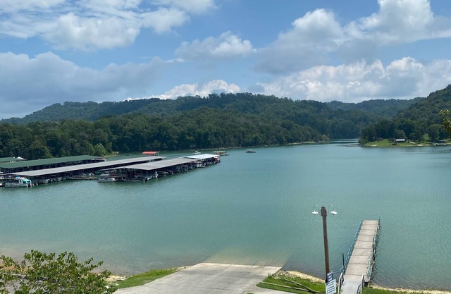 Lake Front Condo @ Waterside Marina. Seasonal Pool, Hot Tub, Club house discount