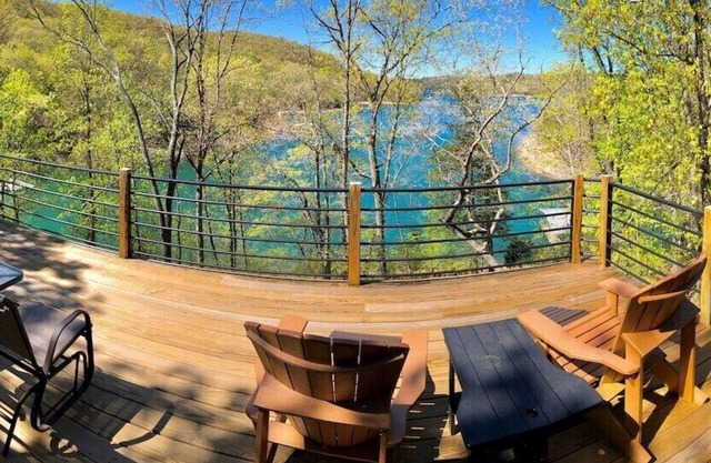 Lake Front + Firepit + Kayaks + Memories