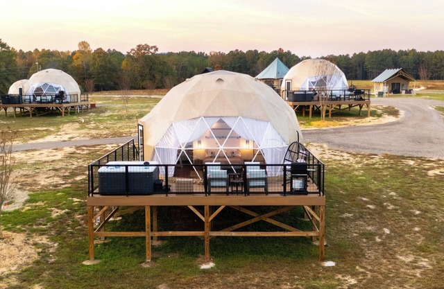 Lake Front Geodesic Dome: Hot Tub & Lake Views