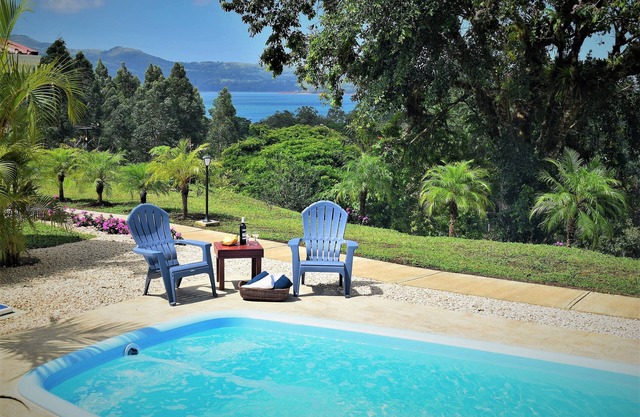 Lake Gardens Arenal Villas