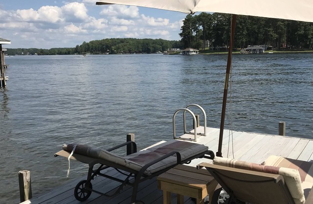 Lake Gaston Cove Retreat