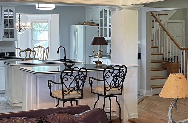 Lake Geneva Area Estate -- great for families and entertaining!