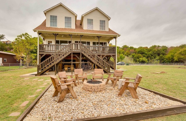 Lake Granbury Fishing Escape w/Dock & Kayaks!
