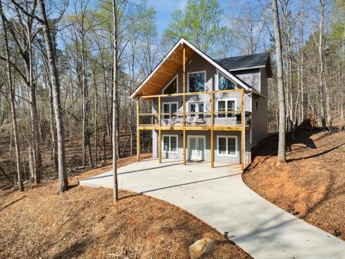 Lake Hartwell Escape!- Cabin for groups & families