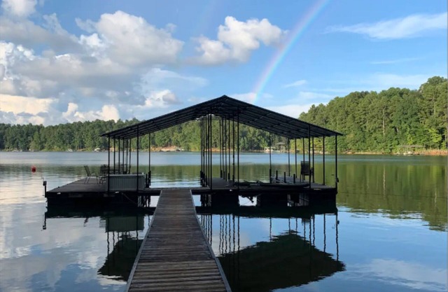 Lake Hartwell: Private Pool, Dock, Boats, Dogs, Fire Pit
