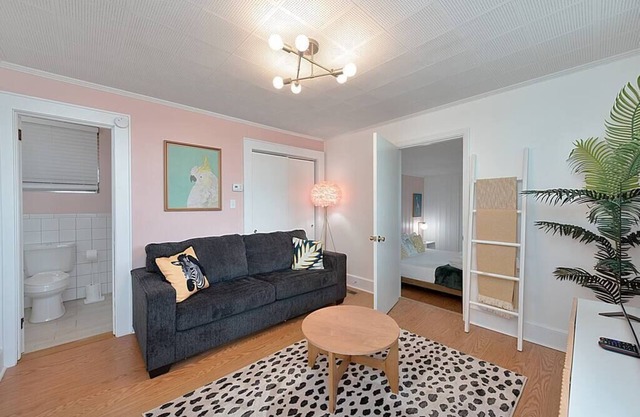 Lake Hickory Trio 1 BR Pink Unit