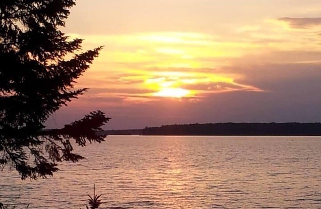 Lake home for family reunions, small weddings, retreats, and more