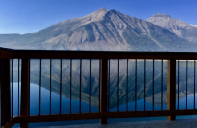 Lake home w private deck in Glacier Park, 1 wk left Sept. 3bd 2b. Near McD lodge