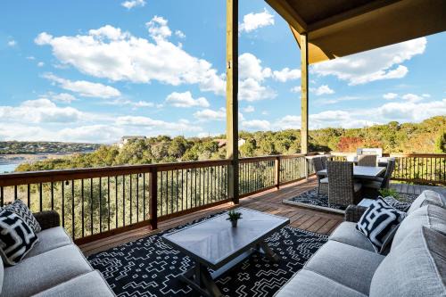 Lake House - A Birdy Vacation Rental