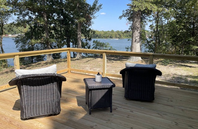 Lake house on the point with beautiful lake views!