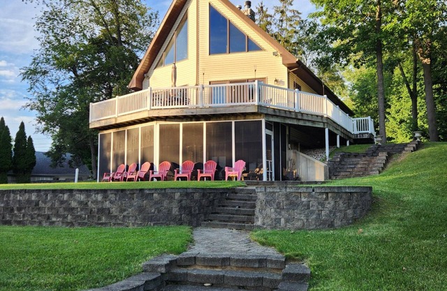 Lake House Rental - VB Pontoon Optional