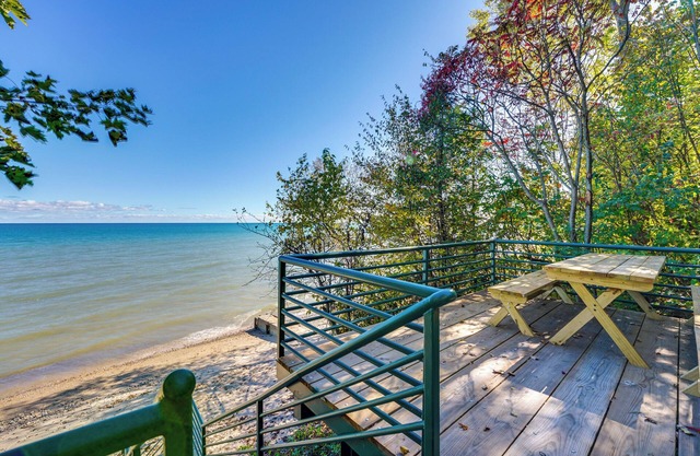 Lake Huron Retreat w/Hot Tub, Screened Porch!