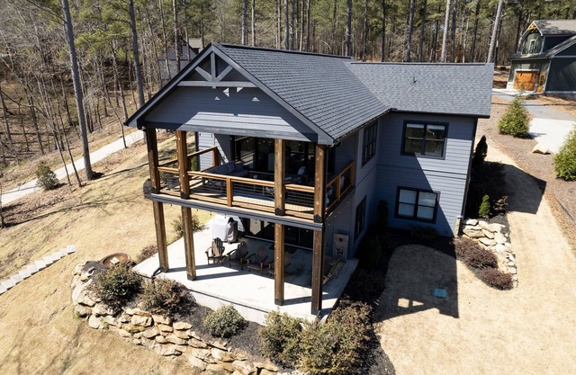 Lake Keowee Waterfront Clemson Retreat