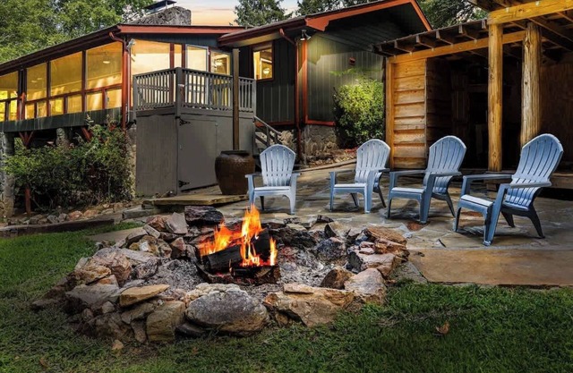 Lake Lanier Escape- Gainesville Lakefront Stay