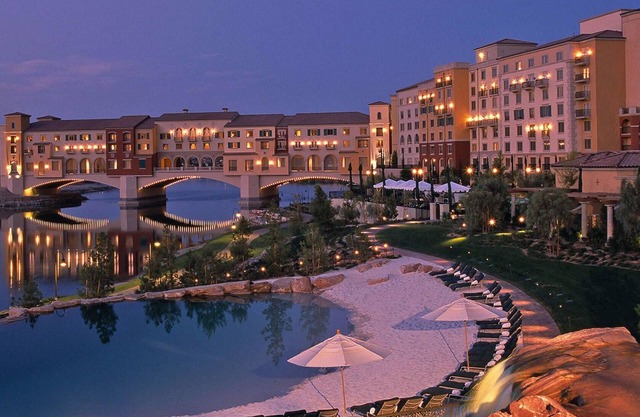 Lake Las Vegas Village