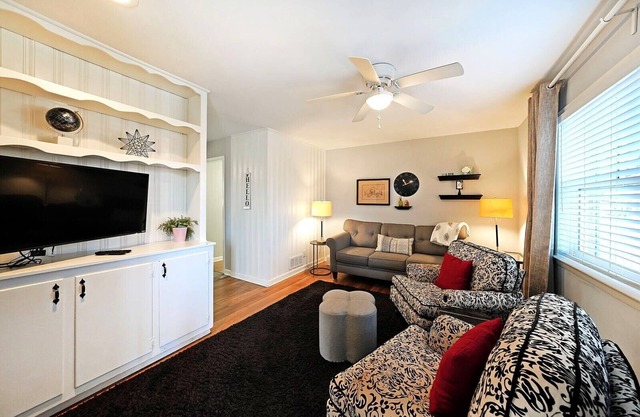 Lake Life B - Apartment in Downtown Lake Acworth