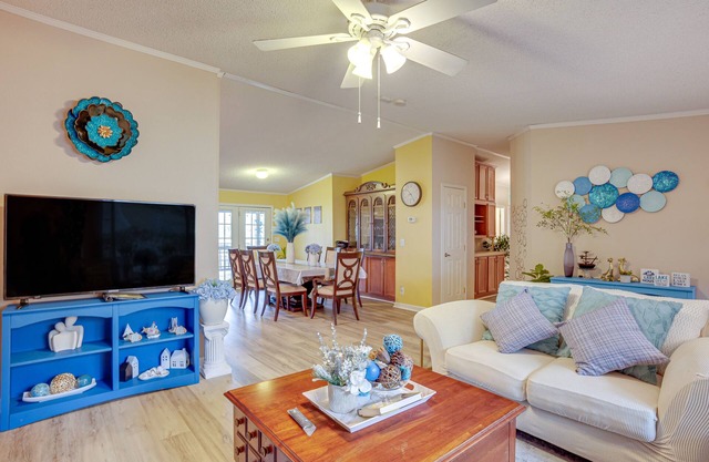 Lake Livingston Home w/Dock & Deck!