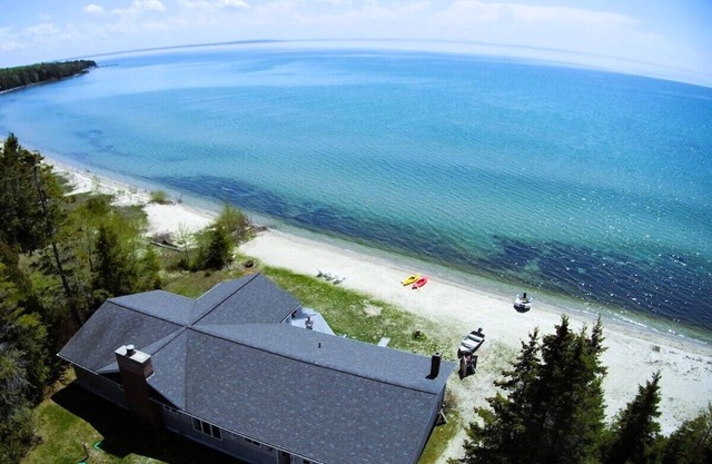Lake Michigan Beachfront Home~Near Mackinac Ferry