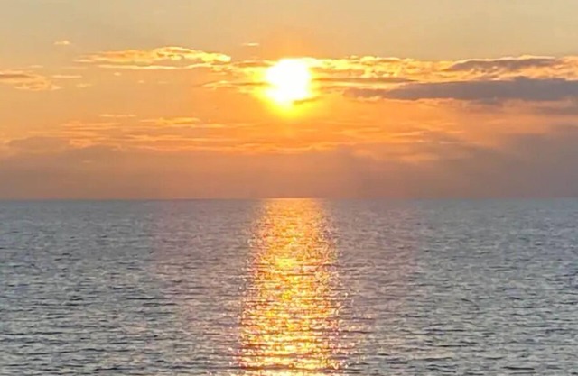 Lake Michigan beachfront - fantastic view of Lake Michigan - short walk to beach