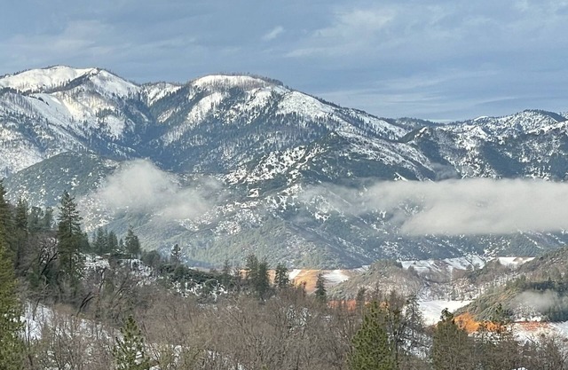 Lake + Mountain view retreat