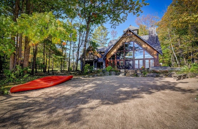 Lake Muskoka Executive Cottage
