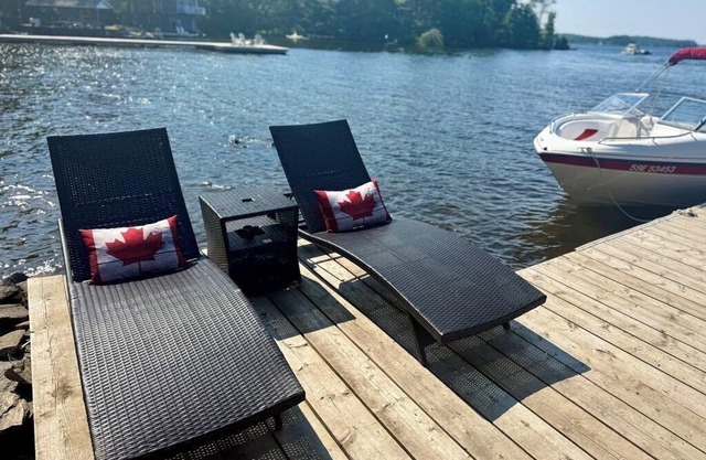 LAKE MUSKOKA - THE BEST VIEW ON WALKER'S POINT!